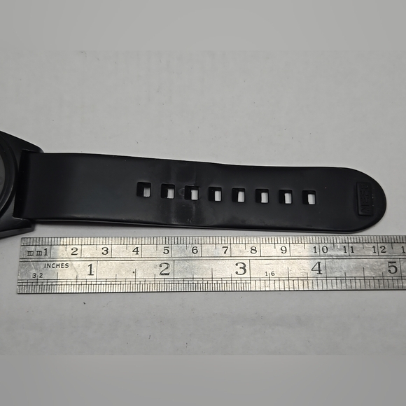 Mens Neff Daily Analog Quartz Watch All Black Silicon Band New Battery - Picture 7 of 10